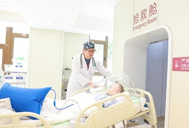 唤醒昏迷病人的希望之光：上海天佑医院脑复苏创新引领危重症救治新突破(图1)