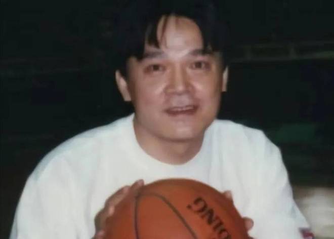 68岁申军谊当年的“钻山豹”瘦成小老头前妻女儿颜值惊掉下巴(图2)