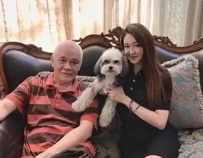 68岁申军谊当年的“钻山豹”瘦成小老头前妻女儿颜值惊掉下巴(图11)