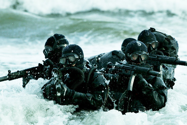 没有怂！沉默4天后梅德韦杰夫又刺激特朗普特朗普如何接招？(图1)