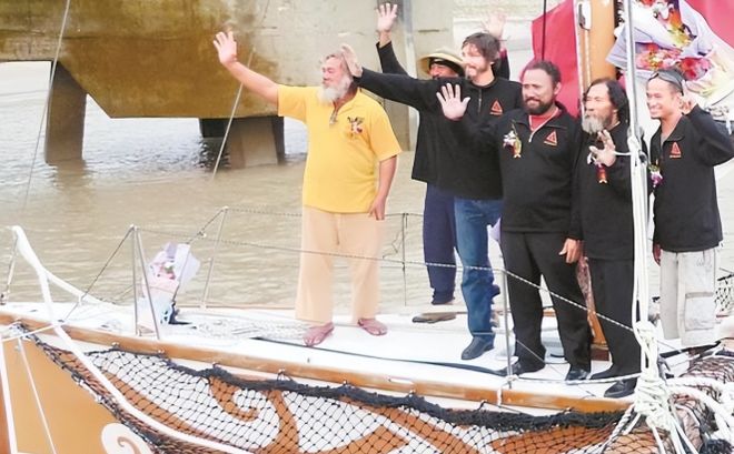 为验证祖先是中国人6名南岛语族后人驾独木舟航行116天来中国(图3)